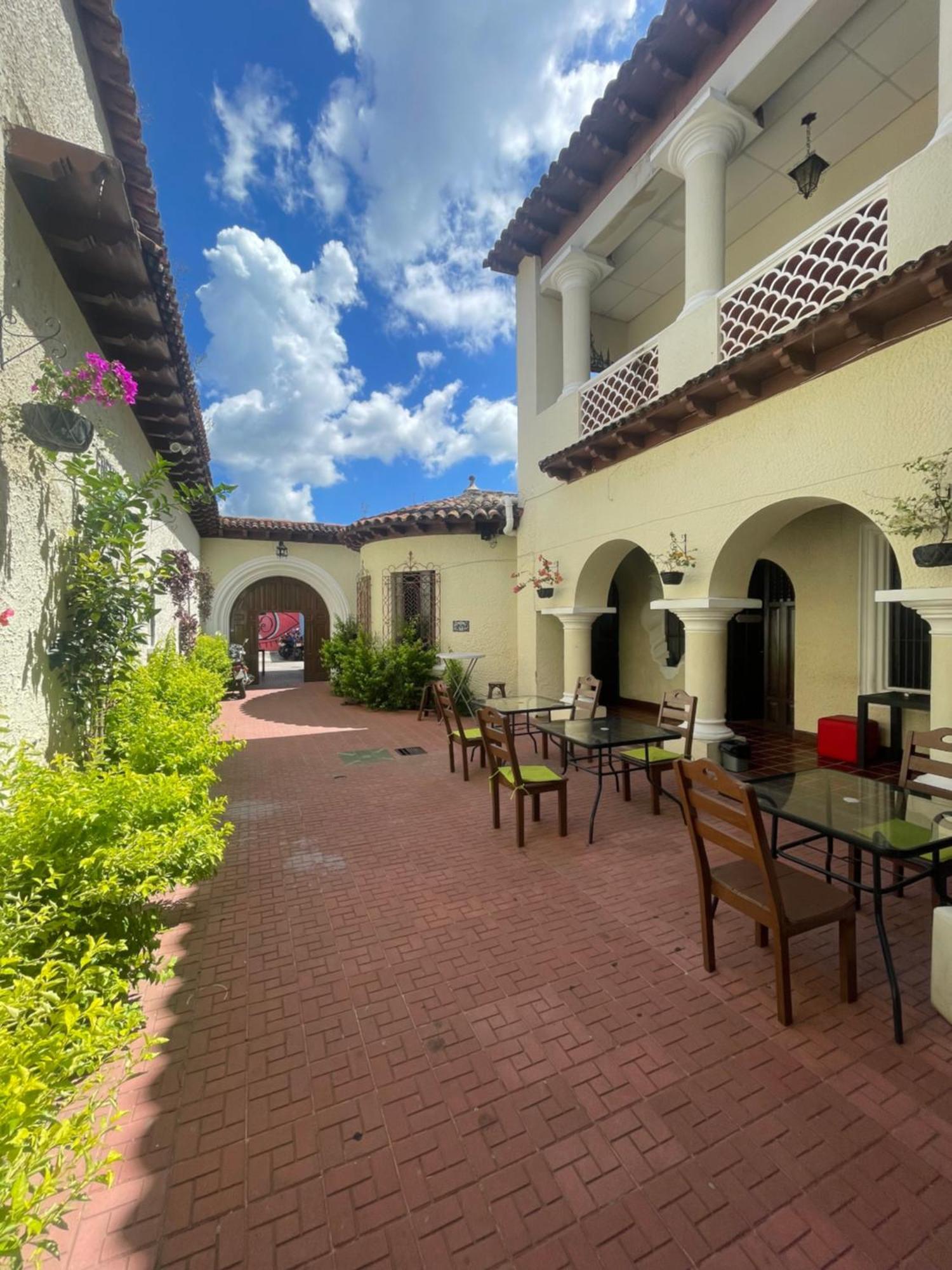 Ricks Hostel סנטה אנה מראה חיצוני תמונה